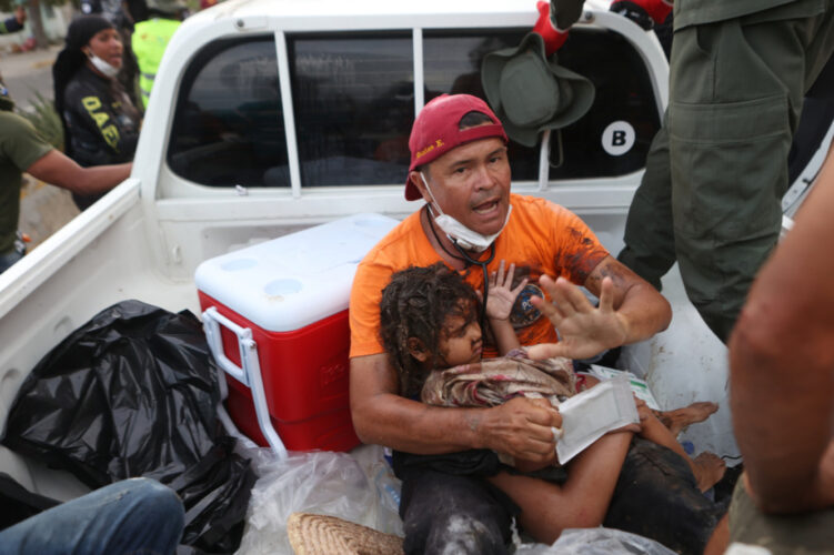 Venezuelans search more earthquake ruins as crisis continues
